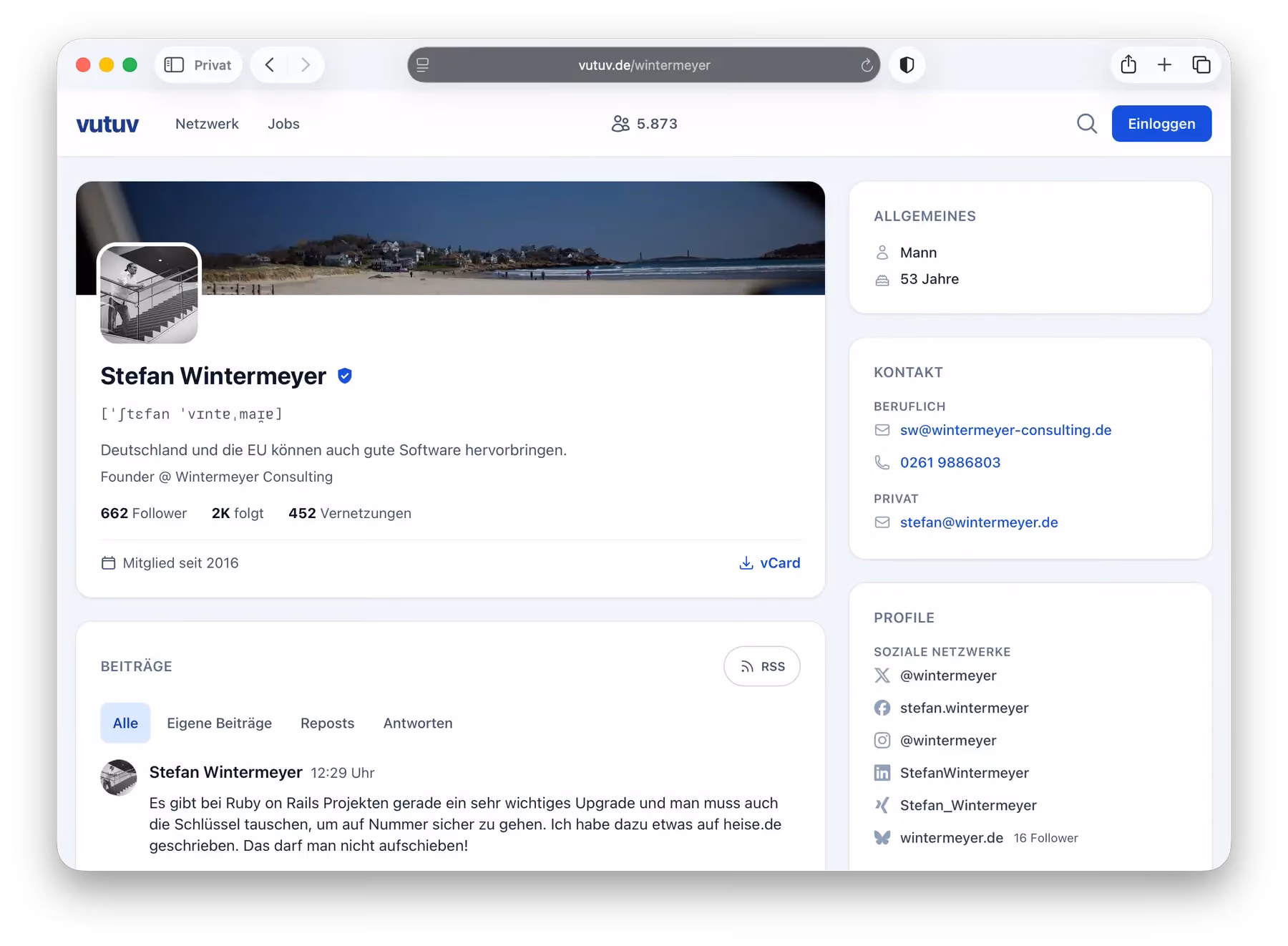 A vutuv profile: cover picture, photo, name, tagline and job title, follower counts and the first posts, with contact details and social media profiles in a column on the right.
